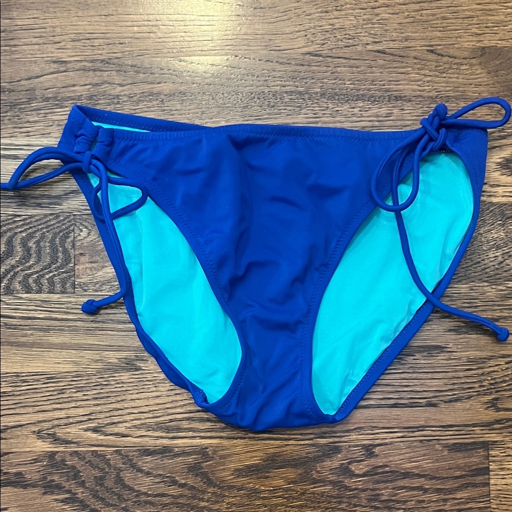Victoria’s Secret Blue Two-Piece Triangle Bikini Set - Picture 4 of 8